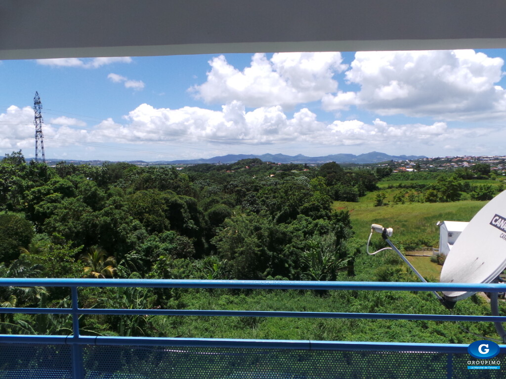 Appartement sis Residence Champignac Quartier Long Bois Le Lamentin 3 pièces