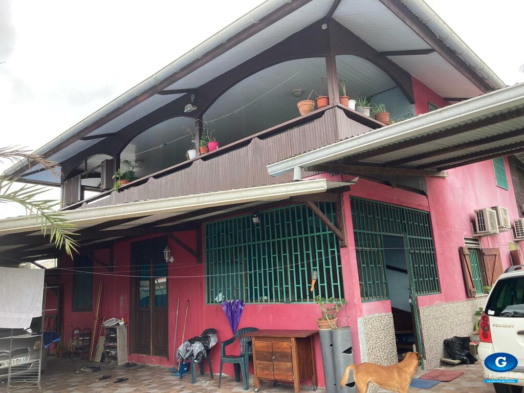 Ensemble immobilier de rapport secteur du Lac Bleu ST LAURENT DU MARONI