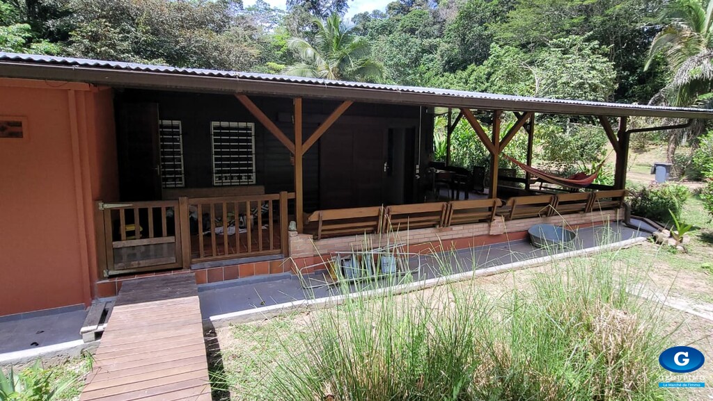 Villa T4 + studio à St Laurent du Maroni