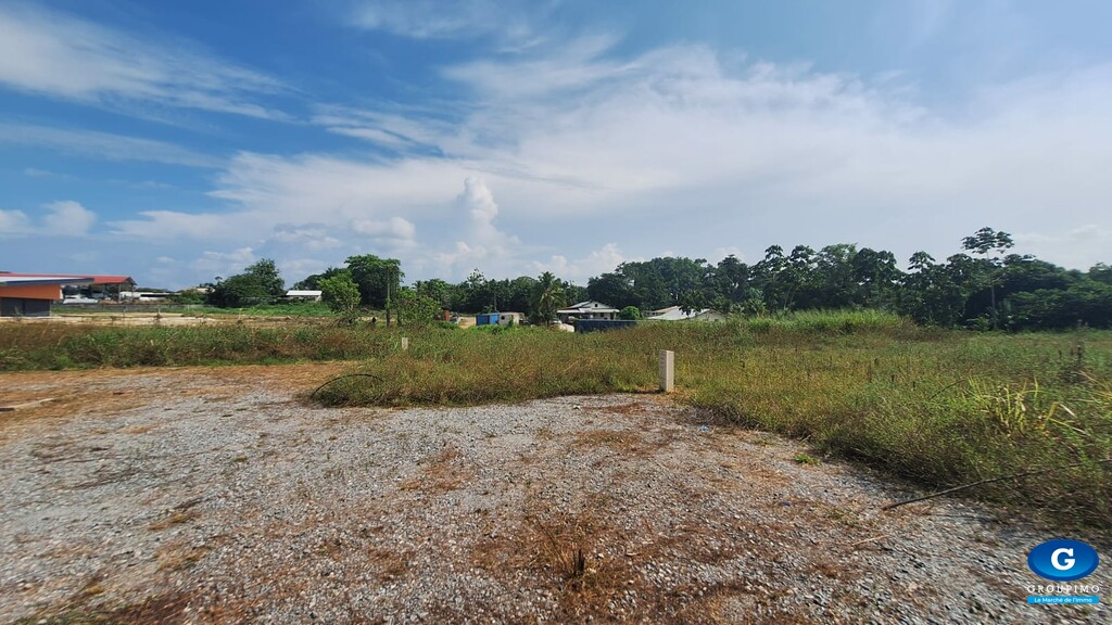 Grand terrain de 1527 m²