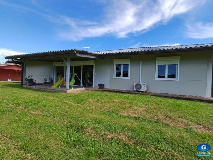 Villa sise Avenue Georges Ifood Mana 3 pièces