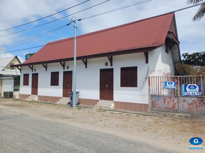 Ensemble immobilier de rapport à MANA