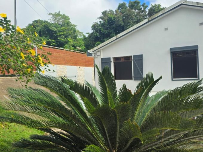 Haut de Villa T4 RIVIERE PILOTE